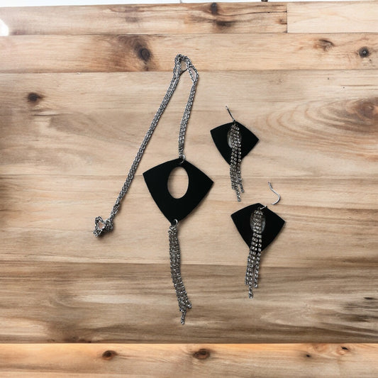 Leather Necklace Set